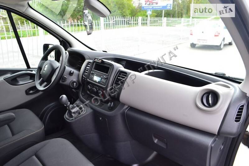 Вантажопасажирський фургон Renault Trafic 2016 в Хмельницькому