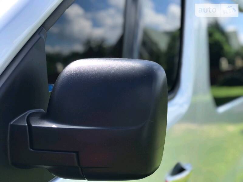 Вантажопасажирський фургон Renault Trafic 2015 в Луцьку