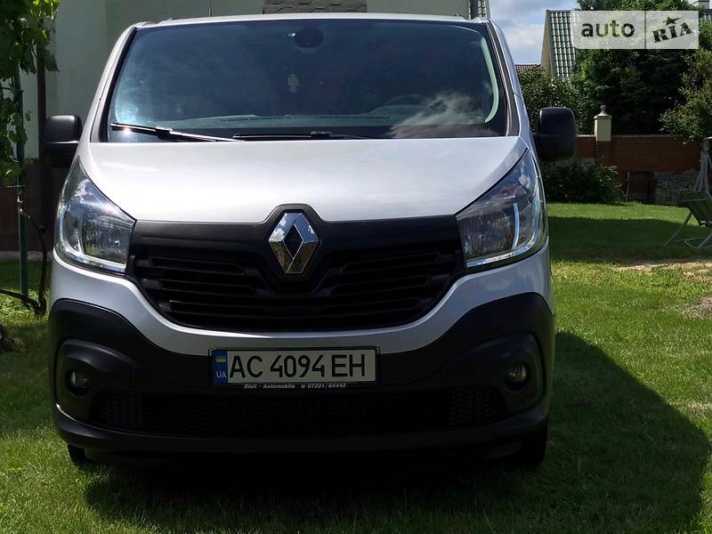 Вантажопасажирський фургон Renault Trafic 2015 в Луцьку