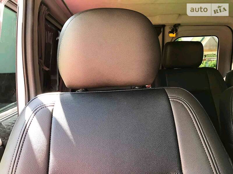 Вантажопасажирський фургон Renault Trafic 2015 в Луцьку