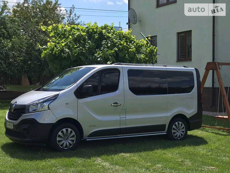 Вантажопасажирський фургон Renault Trafic 2015 в Луцьку