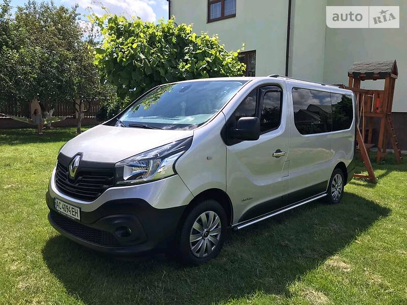 Вантажопасажирський фургон Renault Trafic 2015 в Луцьку