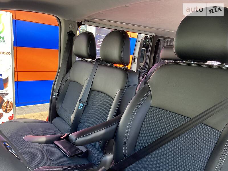 Вантажопасажирський фургон Renault Trafic 2016 в Полтаві