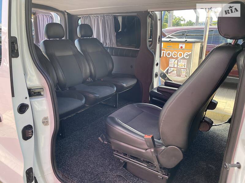 Вантажопасажирський фургон Renault Trafic 2016 в Полтаві