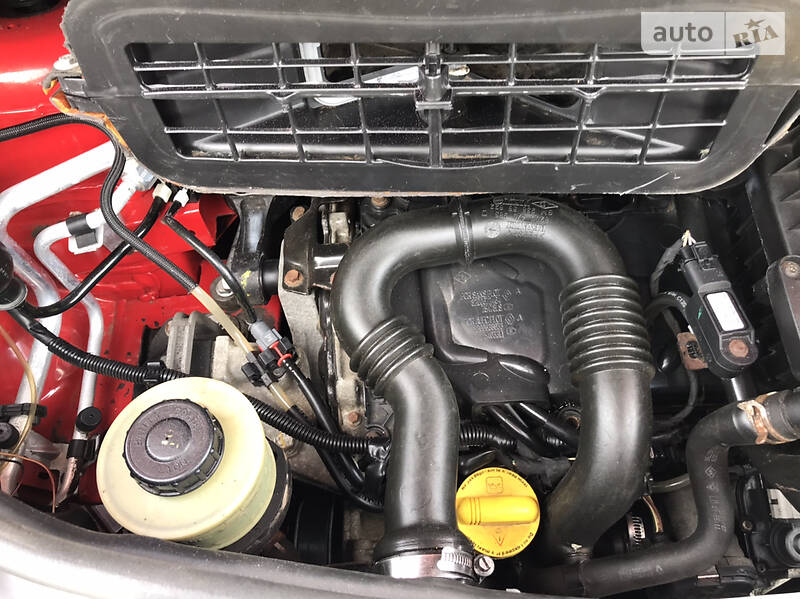 Вантажопасажирський фургон Renault Trafic 2007 в Чернівцях фото 29 Вантажопасажирський фургон Renault Trafic 2007 в Чернівцях