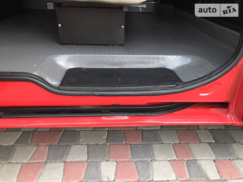 Вантажопасажирський фургон Renault Trafic 2007 в Чернівцях фото 41 Вантажопасажирський фургон Renault Trafic 2007 в Чернівцях