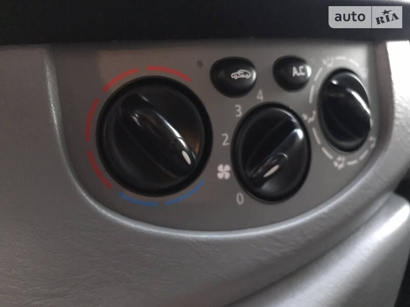 Вантажопасажирський фургон Renault Trafic 2007 в Чернівцях фото 50 Вантажопасажирський фургон Renault Trafic 2007 в Чернівцях