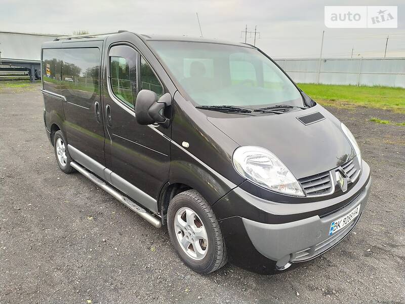 Минивэн Renault Trafic 2011 в Ровно