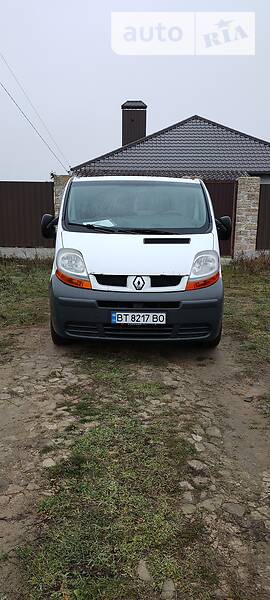 Грузопассажирский фургон Renault Trafic 2004 в Херсоне