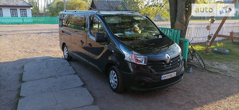 Минивэн Renault Trafic 2015 в Лугинах