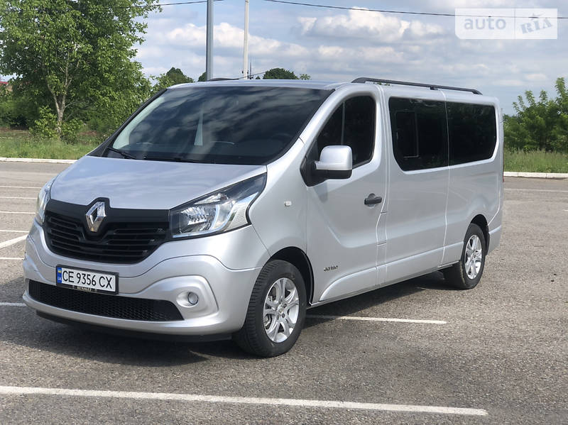 Минивэн Renault Trafic 2016 в 