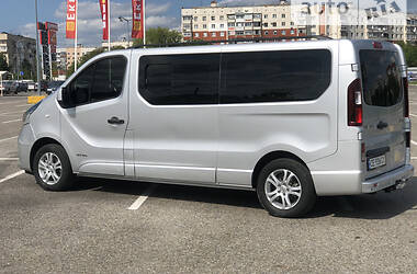 Минивэн Renault Trafic 2016 в 
