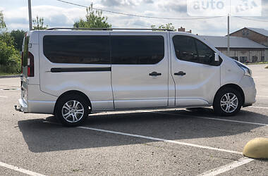 Минивэн Renault Trafic 2016 в 