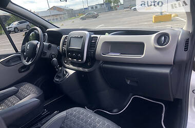 Минивэн Renault Trafic 2016 в 