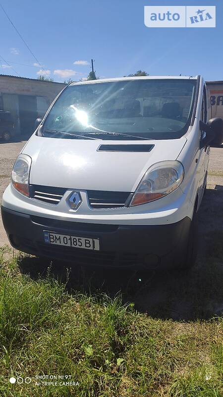 Грузопассажирский фургон Renault Trafic 2007 в Глухове