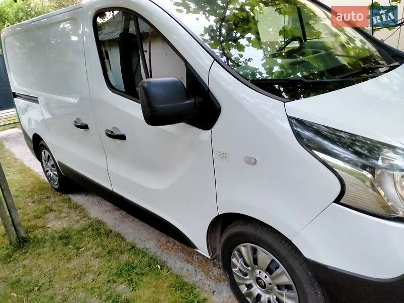Вантажопасажирський фургон Renault Trafic 2014 в Полтаві