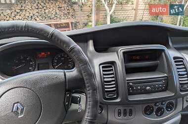 Минивэн Renault Trafic 2012 в 
