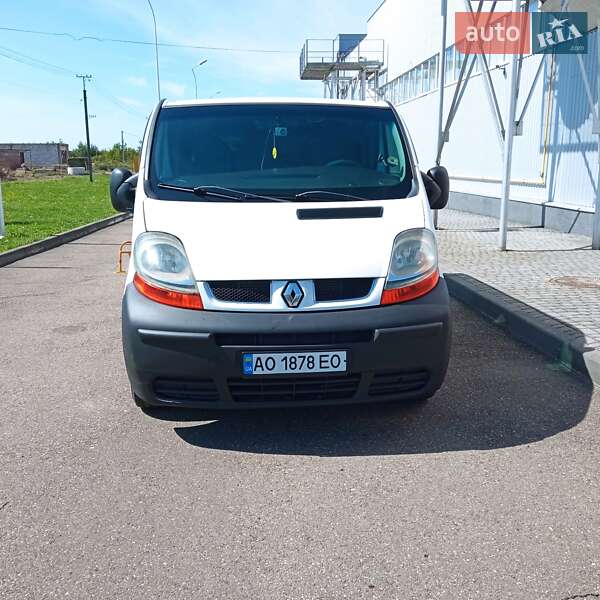 Минивэн Renault Trafic 2006 в Виноградове