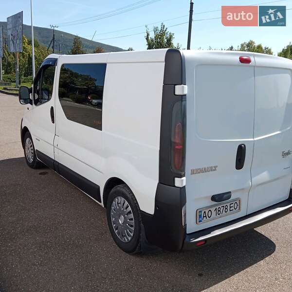 Минивэн Renault Trafic 2006 в Виноградове