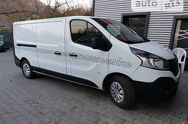 Вантажний фургон Renault Trafic 2017 в Чернівцях