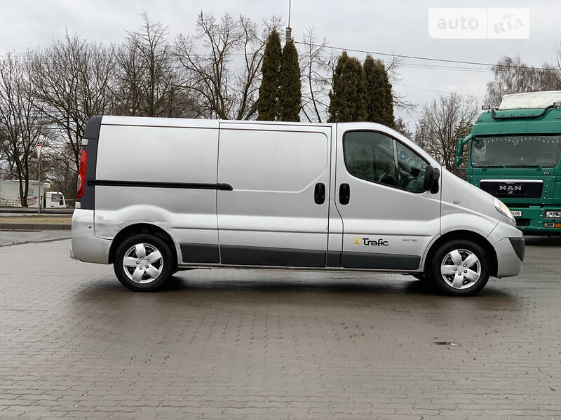 Вантажний фургон Renault Trafic 2013 в Рівному