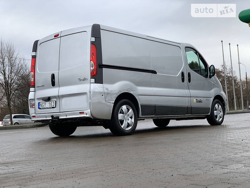 Вантажний фургон Renault Trafic 2013 в Рівному