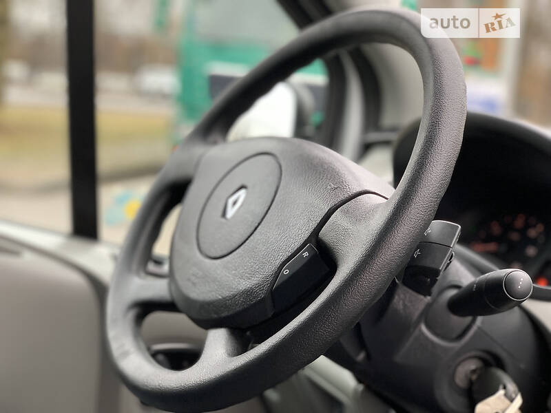 Вантажний фургон Renault Trafic 2013 в Рівному