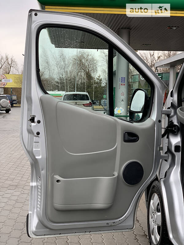 Вантажний фургон Renault Trafic 2013 в Рівному