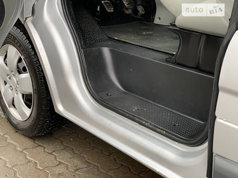 Вантажний фургон Renault Trafic 2013 в Рівному