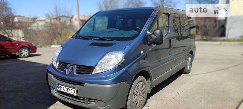 Грузопассажирский фургон Renault Trafic 2013 в Кропивницком