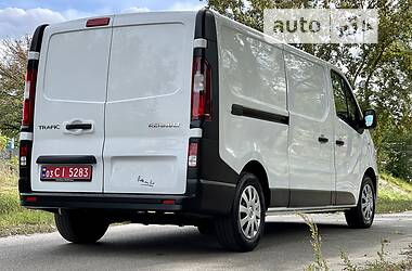 Минивэн Renault Trafic 2020 в 