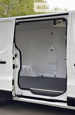Минивэн Renault Trafic 2020 в 