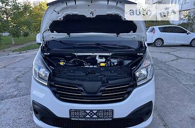 Мінівен Renault Trafic 2016 в 