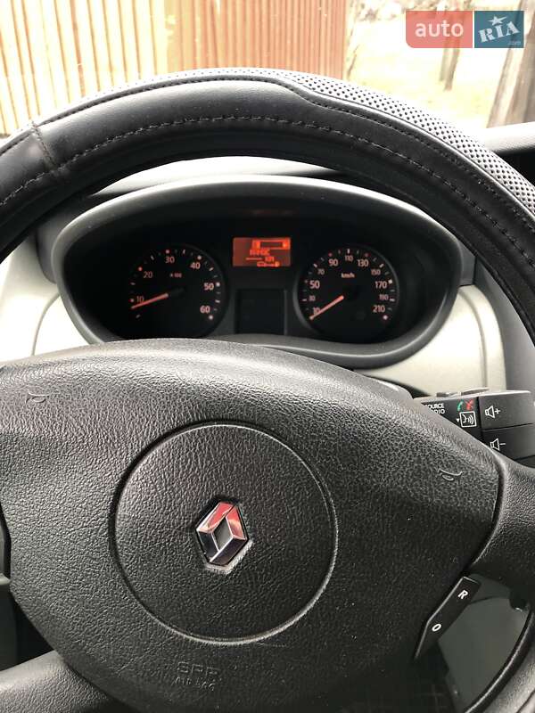 Мінівен Renault Trafic 2012 в Рокитному