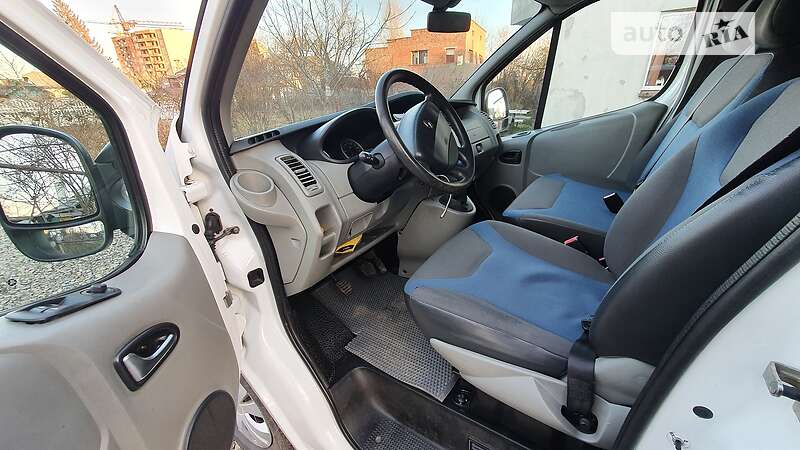 Мінівен Renault Trafic 2011 в Івано-Франківську фото 6 Мінівен Renault Trafic 2011 в Івано-Франківську