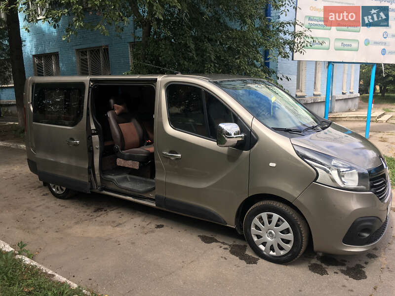 Минивэн Renault Trafic 2016 в Кропивницком