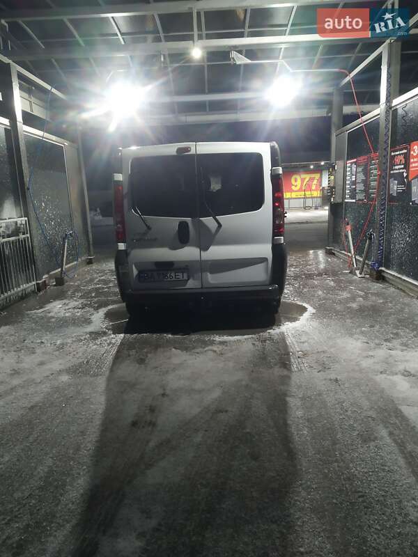 Мінівен Renault Trafic 2008 в Олександрії фото 4 Мінівен Renault Trafic 2008 в Олександрії