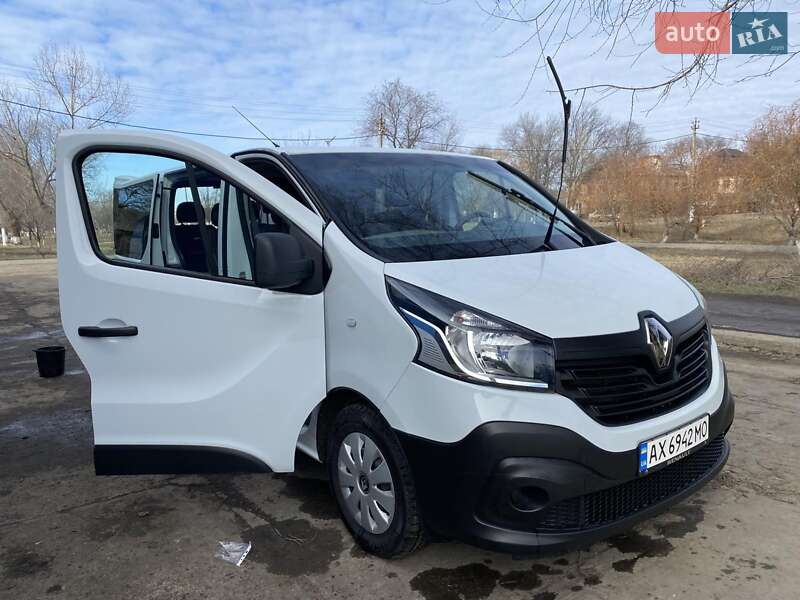 Минивэн Renault Trafic 2016 в Арцизе