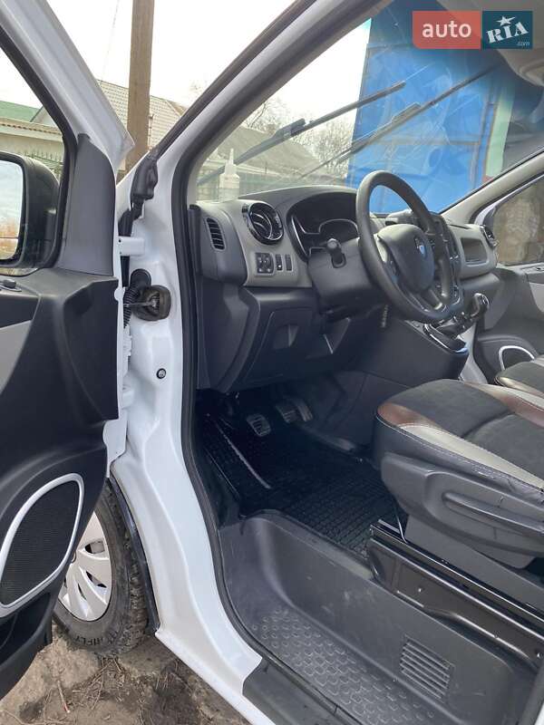 Минивэн Renault Trafic 2016 в Арцизе