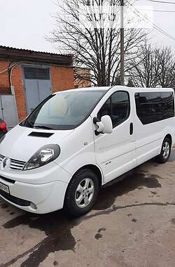 Минивэн Renault Trafic 2011 в 