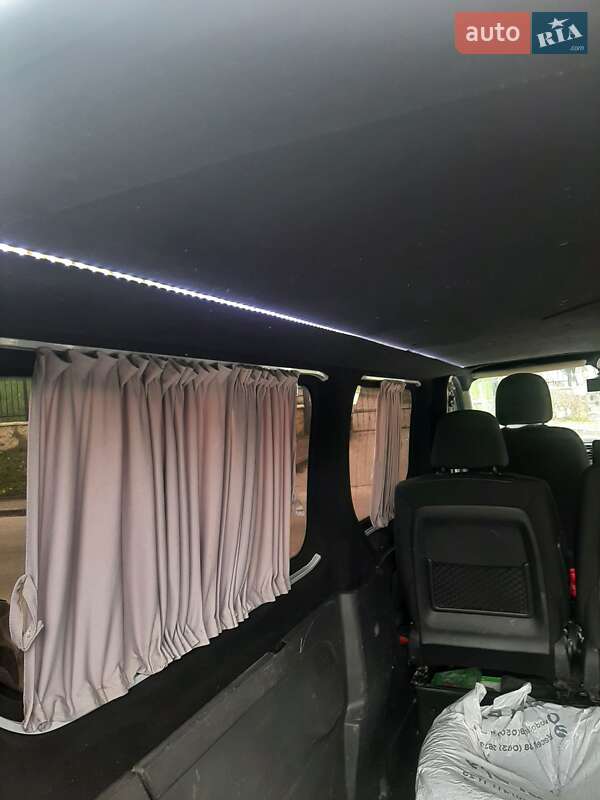 Минивэн Renault Trafic 2015 в Львове фото 12 Минивэн Renault Trafic 2015 в Львове