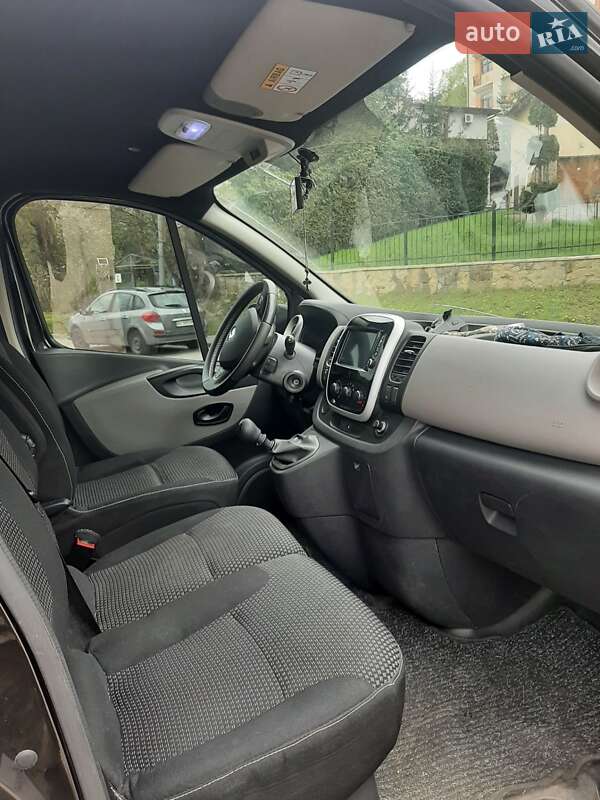 Минивэн Renault Trafic 2015 в Львове фото 10 Минивэн Renault Trafic 2015 в Львове