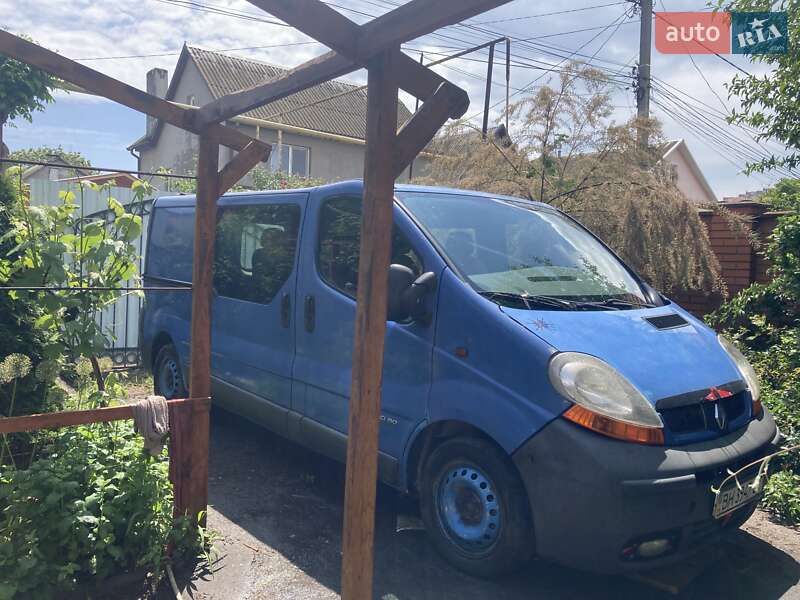 Микроавтобус Renault Trafic 2004 в Черноморске
