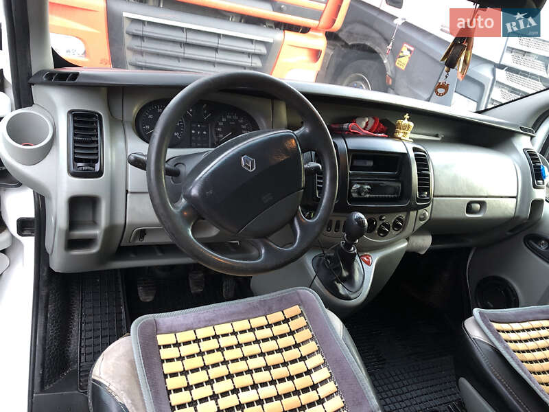 Мінівен Renault Trafic 2004 в Радивиліві