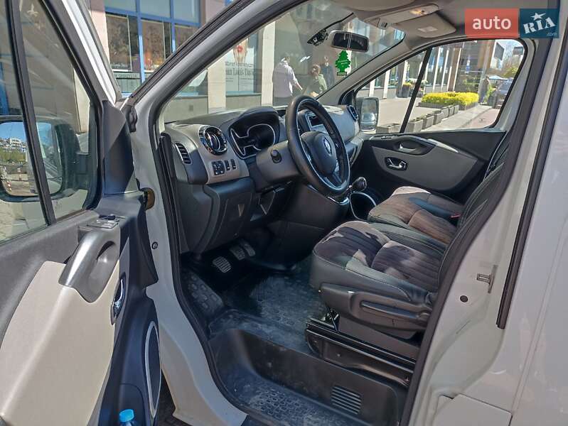 Мінівен Renault Trafic 2015 в Львові фото 9 Мінівен Renault Trafic 2015 в Львові