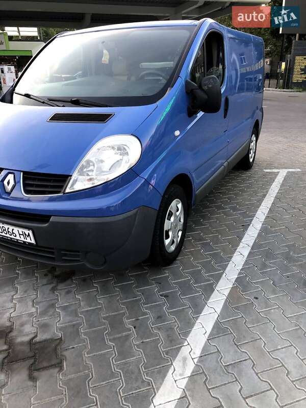 Грузовой фургон Renault Trafic 2013 в 