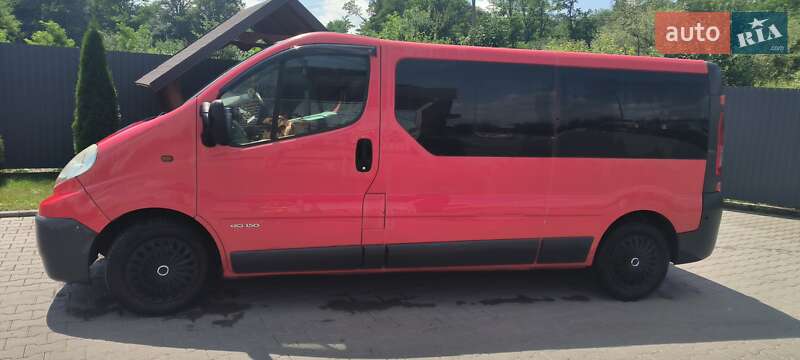 Минивэн Renault Trafic 2006 в Иршаве