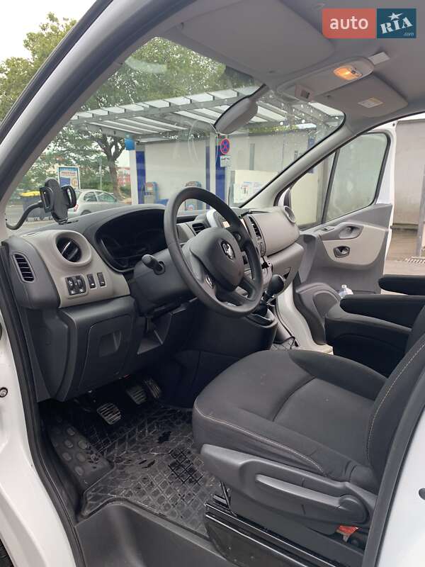 Минивэн Renault Trafic 2015 в Черновцах