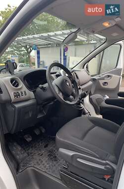 Мінівен Renault Trafic 2015 в 