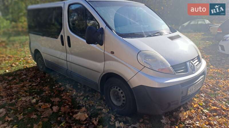 Минивэн Renault Trafic 2007 в Близнюках